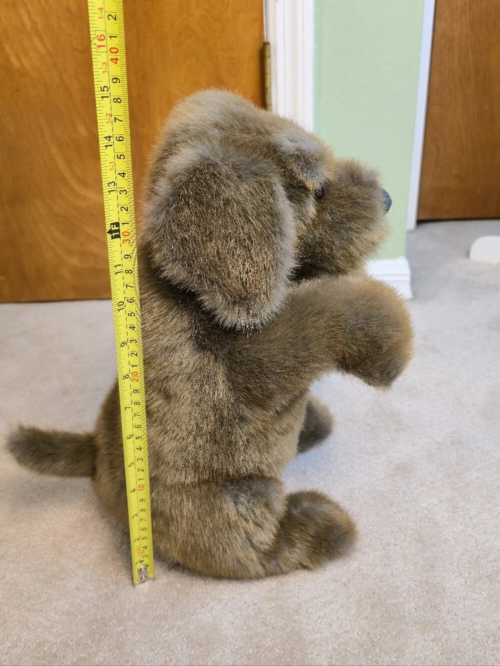Folkmanis Sitting Dog Hand Puppet Sitting Begging Ventriloquist Shaggy Brown